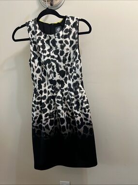 Vince Camuto Black and White Leopard-Print Sleeveless Fit-and-Flare Dress Size 4